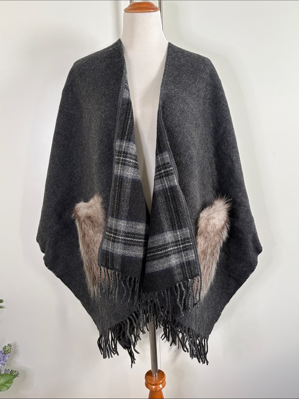 MaxMara Dark Gray Wool Cape with Plaid Lining and Fur Pockets